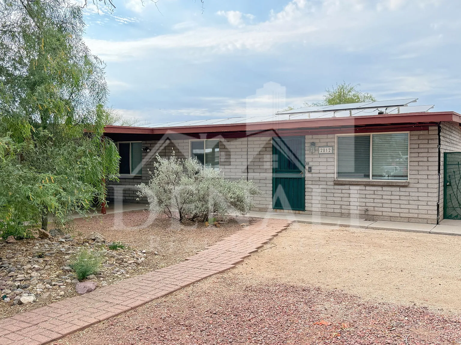 3 bed, 2.0 bath, 1299 sqft, $1,795 — Photo 2