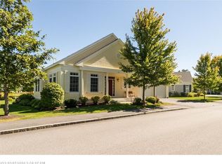 17 Marigold Ln, Falmouth, ME 04105