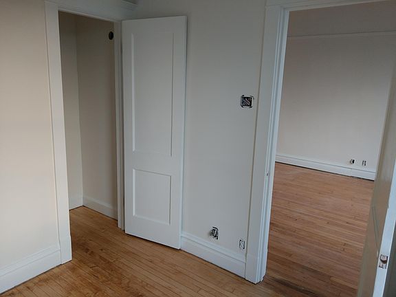2nd image of 923 N Mozart St #2