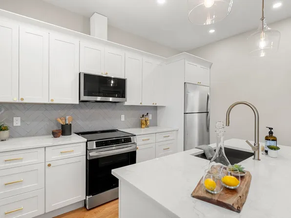 21 Ellington St #3, Dorchester, MA 02121