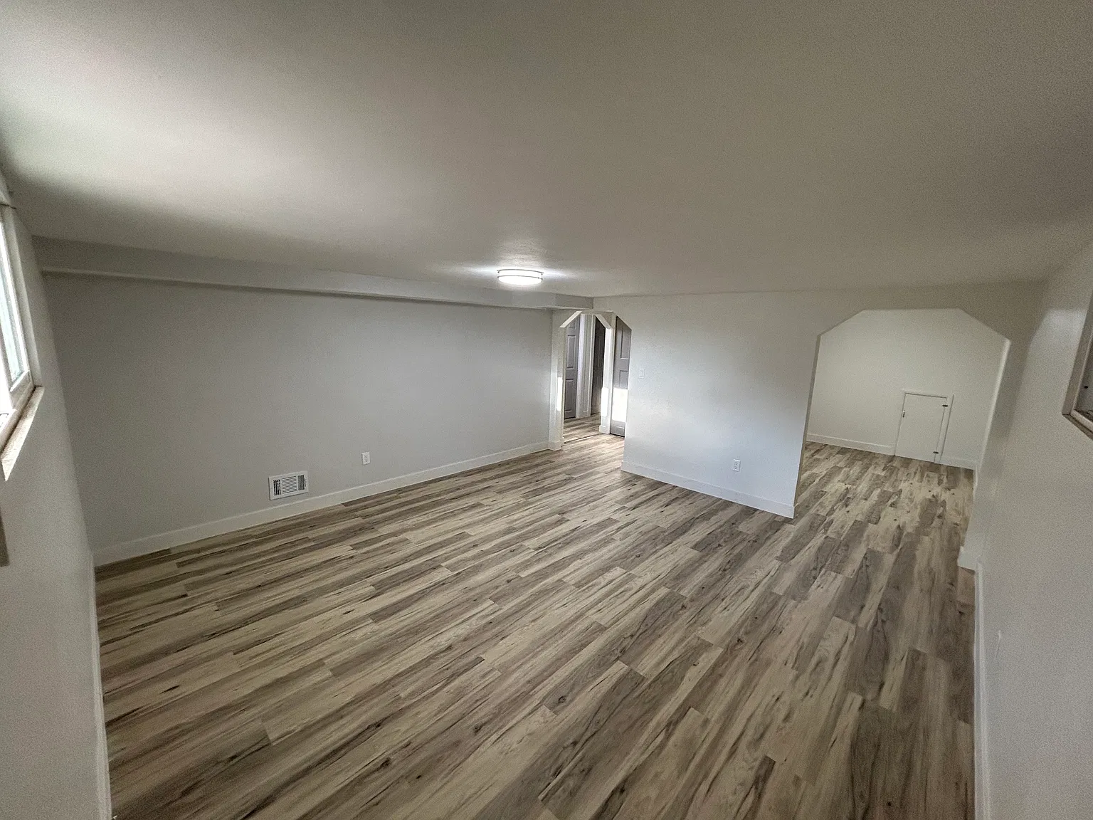 2 bed, 1000 sqft, $1,200 — Photo 3