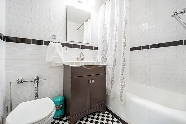 Sold by Brick&Mortar | media 8