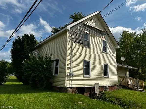 3800 Center Rd, Conneaut, OH 44030