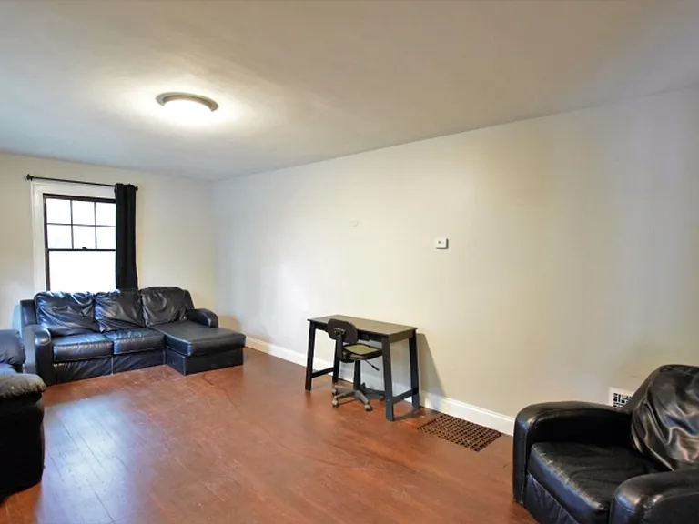 106-112 S Quarry St — Photo 129