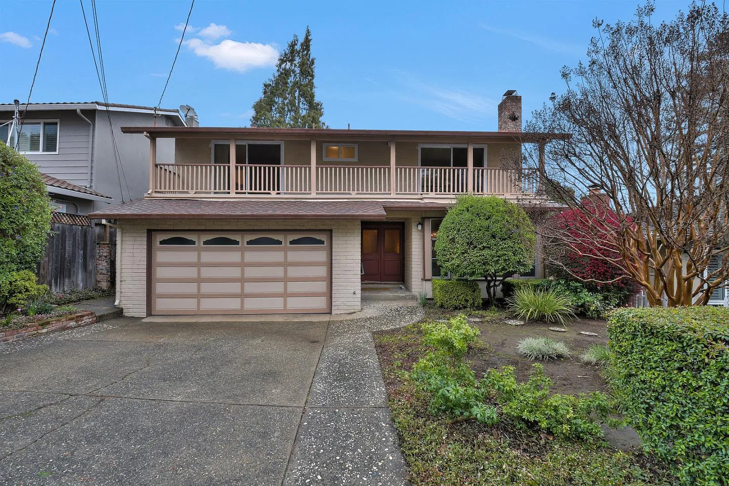 1608 Notre Dame Ave photo 1