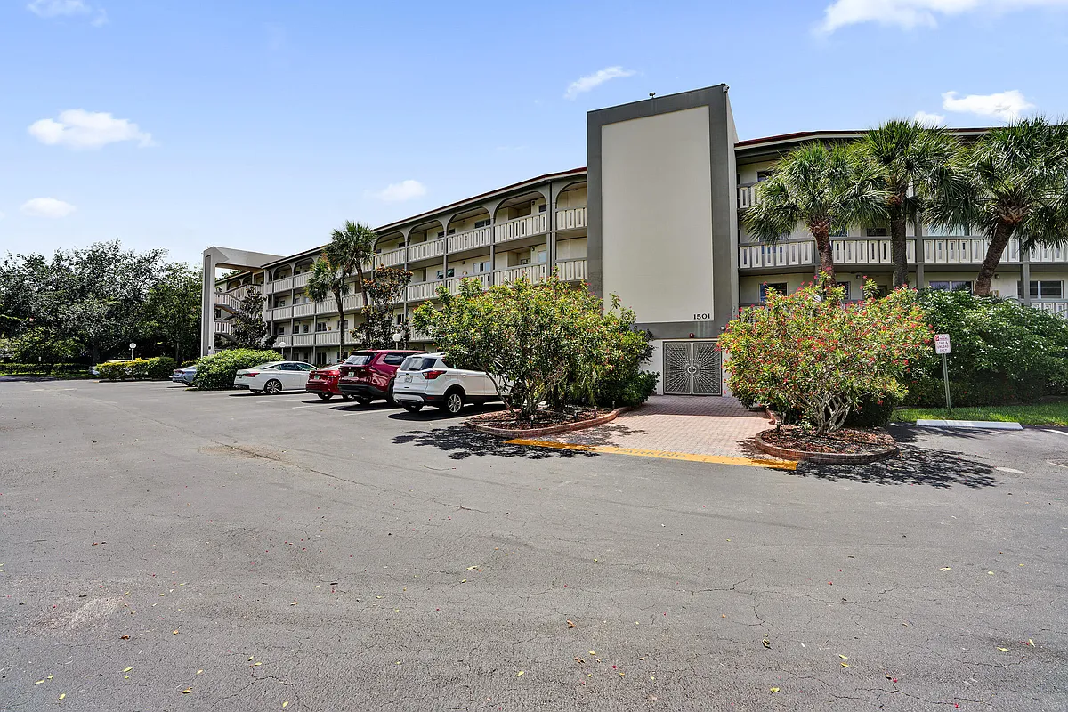 Building Photo - 1501 Cayman Way #C4