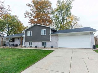 1542 Kensington Pl, Mishawaka, IN 46544