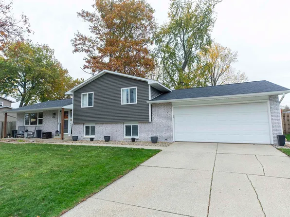 1542 Kensington Pl, Mishawaka, IN 46544