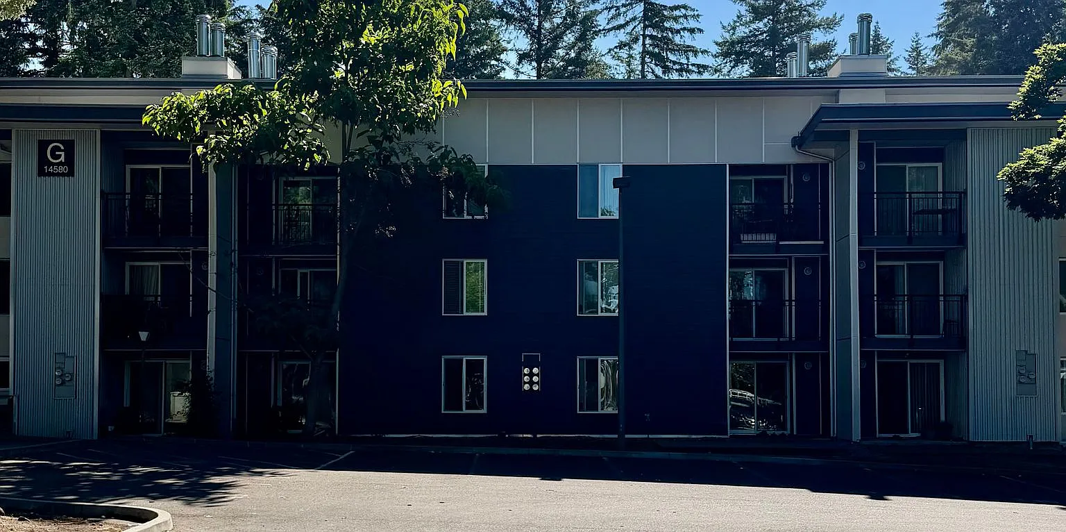 $500-off 1-month's rent! 1 Bed / 1 Bath Bellevue condo $1,795/month — Photo 2