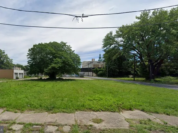 1222 S 8th St, Camden, NJ 08104