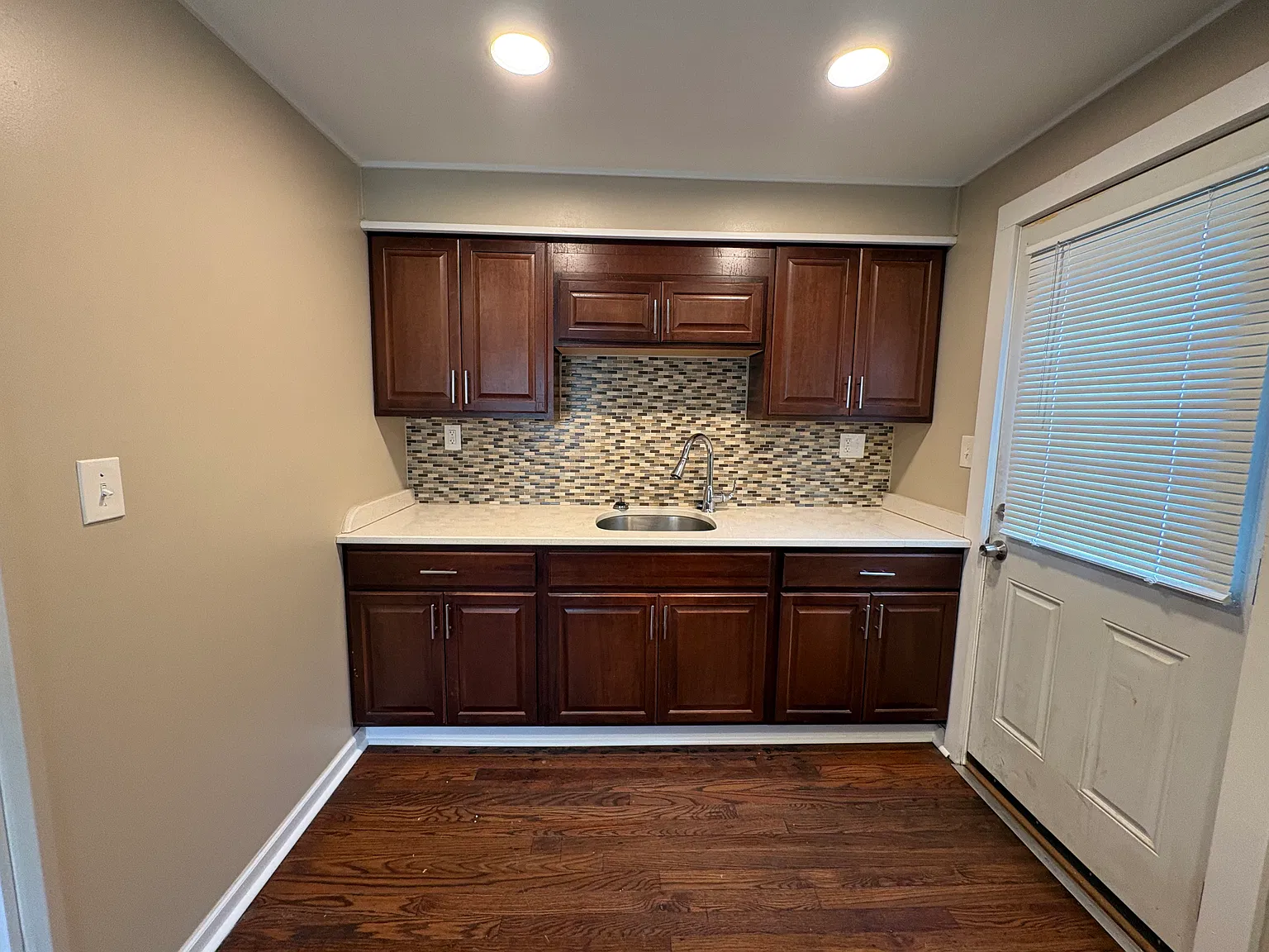 2 bed, 975 sqft, $1,200 — Photo 4