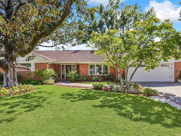 9000 Hermitage Pl, River Ridge, LA 70123