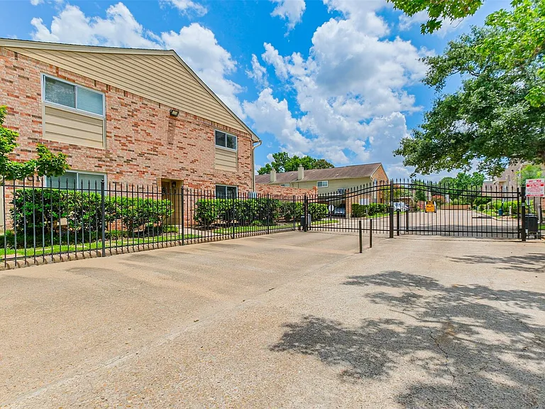 2507 Bering Dr #9 — Photo 22