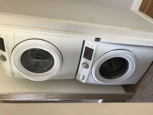 Rented by 18 REALTY | media 10