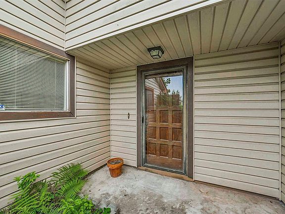 3rd image of 16323 Summer Dawn Ln