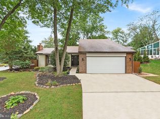 2 Middleton Ln, Sterling, VA 20164