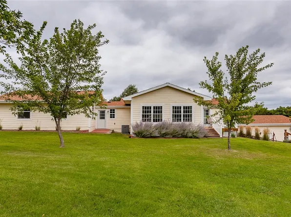 18708 Delaware Pl, Carlisle, IA 50047
