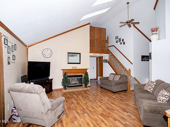 5th image of 100 Ponderosa Pine Dr
