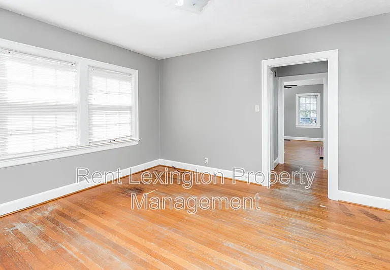 123 Barberry Ln — Photo 8