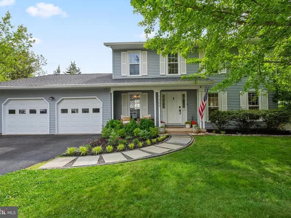 1307 Boulder Crest Ct, Herndon, VA 20170