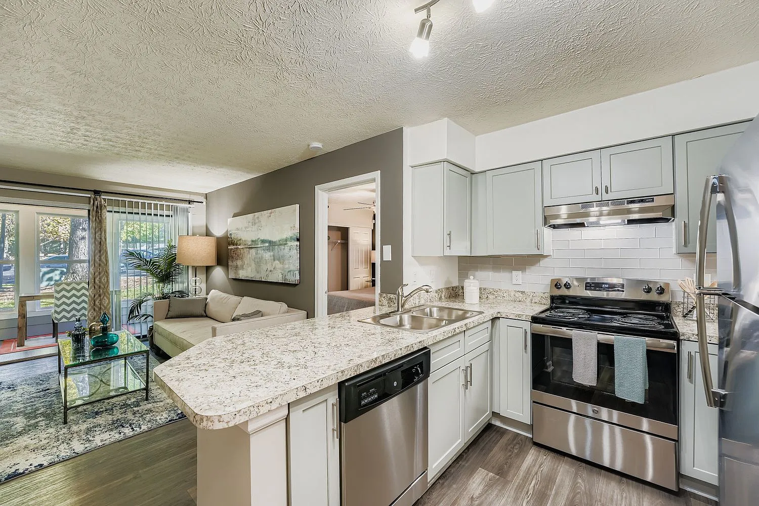 2200 Big Creek Apartments — Photo 1