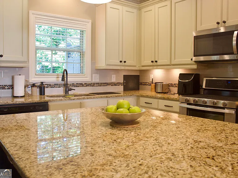 2559 Willow Field Xing SE — Photo 20
