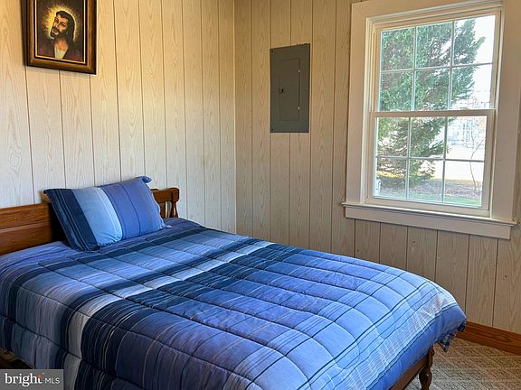 5th image of 383 Lake Rd