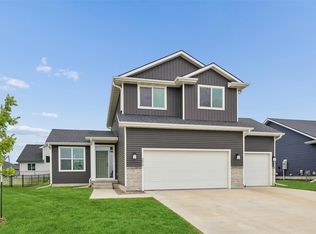 2612 NW Reinhart Dr, Ankeny, IA 50023