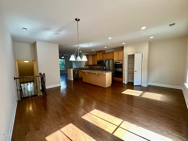1004 Waymaker Ct — Photo 3