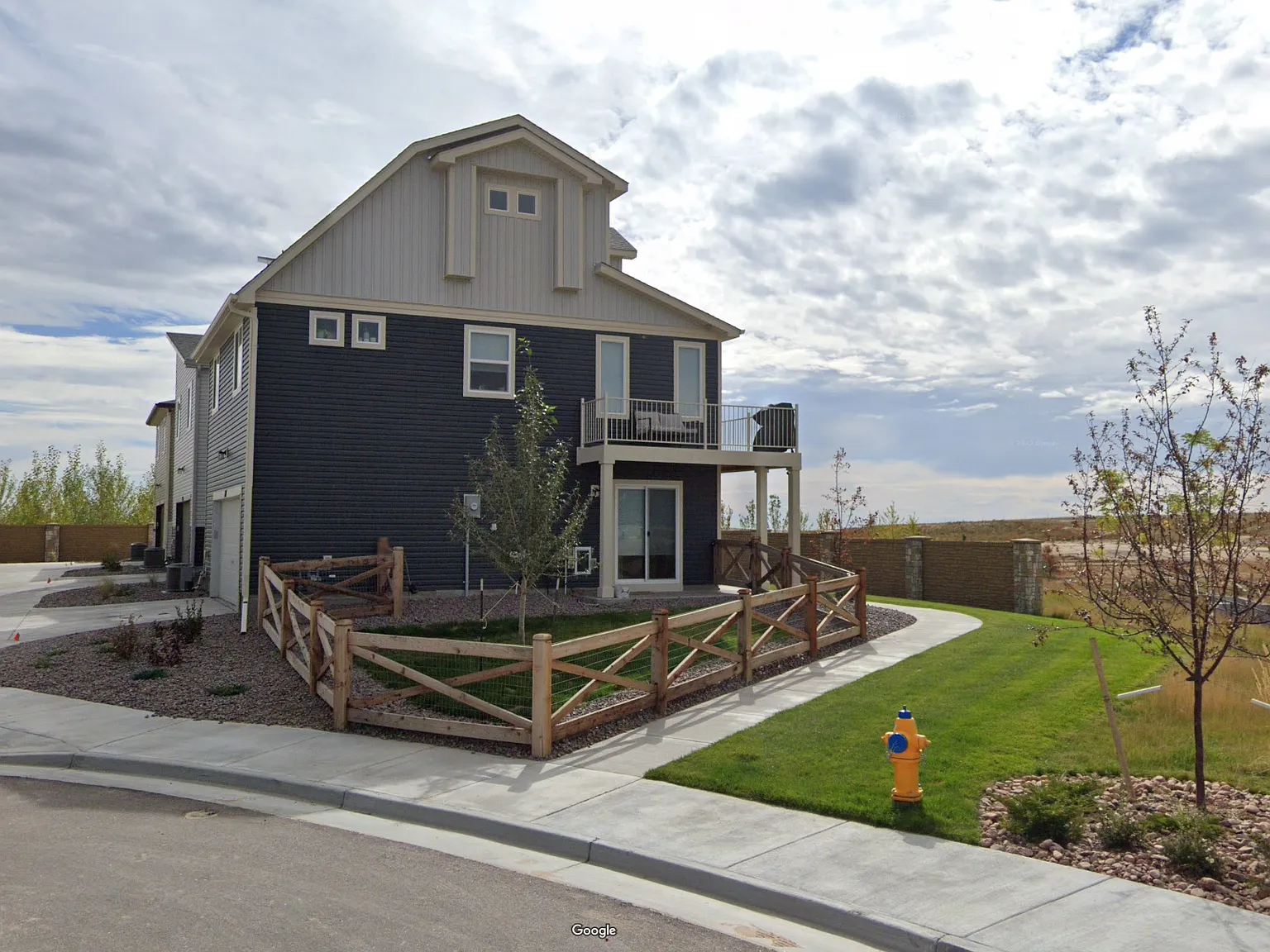 3 bed, 1311 sqft, $2,500 — Photo 2
