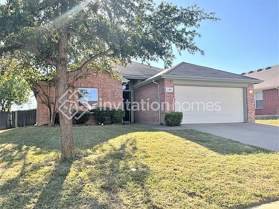 2nd image of 1135 Sweetwater Dr
