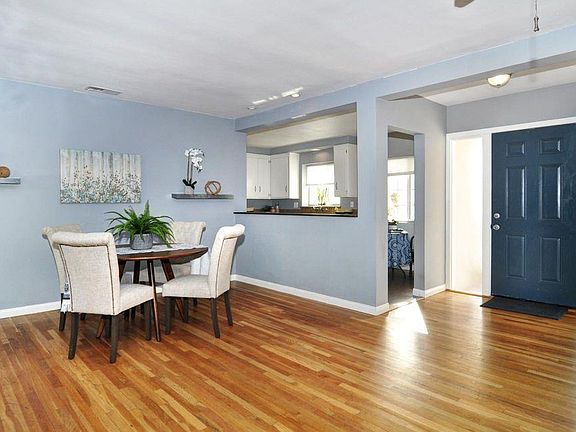 3rd image of 710 N Juniper Pl