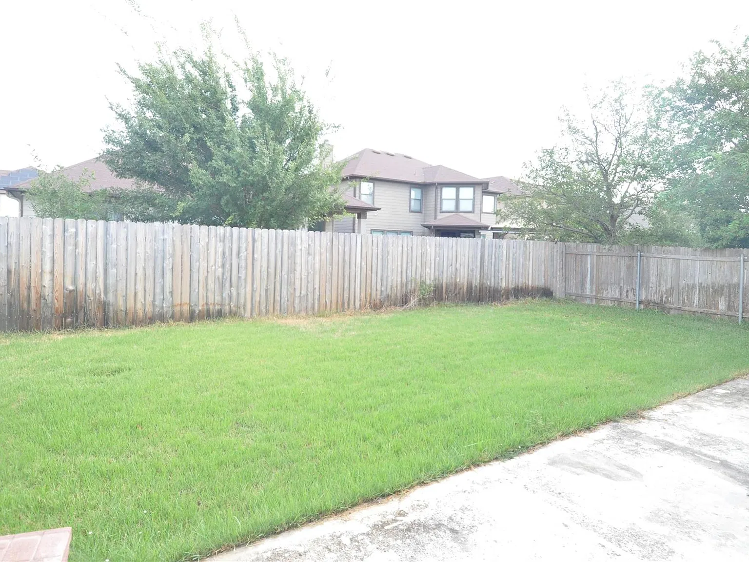 3 bed, 2.0 bath, 1879 sqft, $2,000 — Photo 1