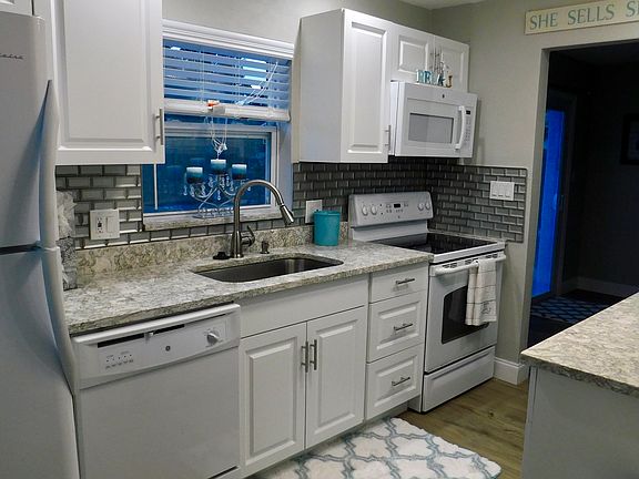 2nd image of 2383 Saint Dunston Ln