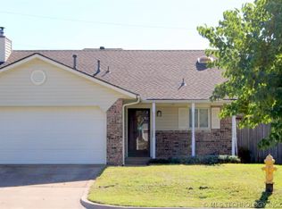 8403 N 116th East Pl, Owasso, OK 74055