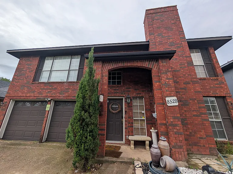 8528 Pedernales Trl — Photo 1
