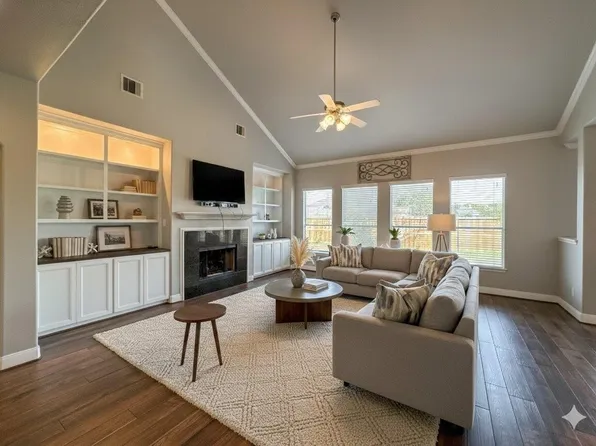 12805 Flat Creek Dr, Pearland, TX 77584