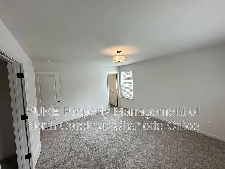 2649 Hemphill St — Photo 24