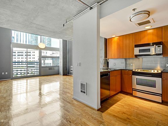 4th image of 77 Dow Pl APT 704