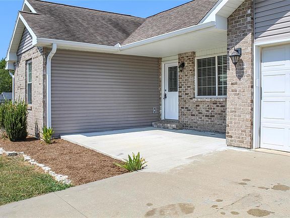 2nd image of 408 Stonewall Dr