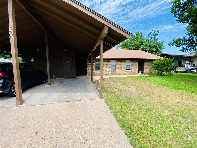 11200A Renel Dr — Photo 2