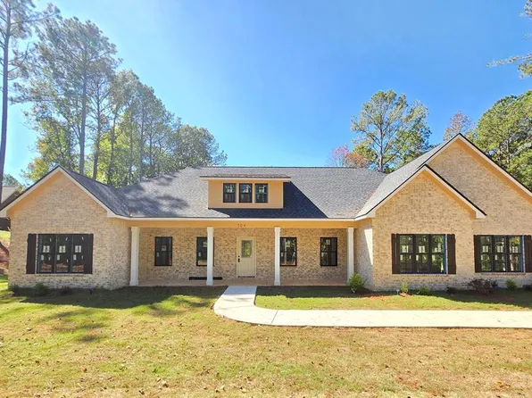 104 Canterbury Dr, Lagrange, GA 30241