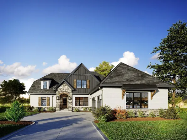 9200 Village Green Dr, Montgomery, OH 45242