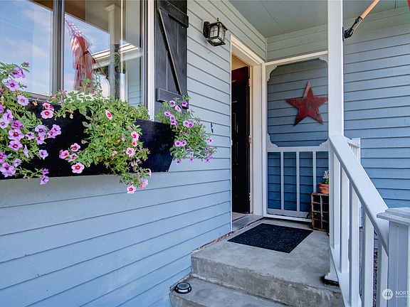3rd image of 22890 Cheryl Drive