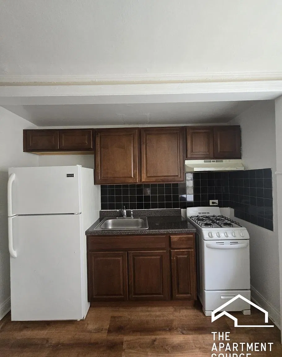 1717 West North Shore Avenue #LF — Photo 1