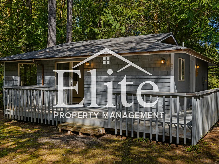 625 E Pointes Dr W — Photo 1