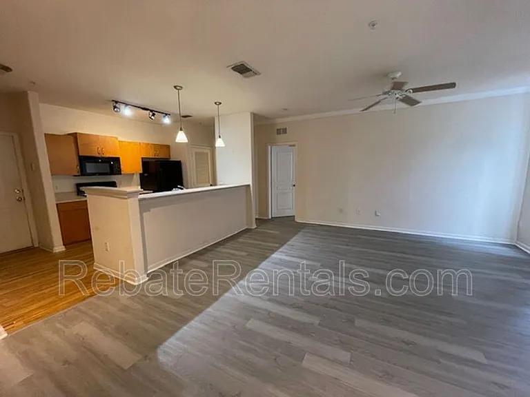 8290 Gate Pkwy #310 — Photo 17