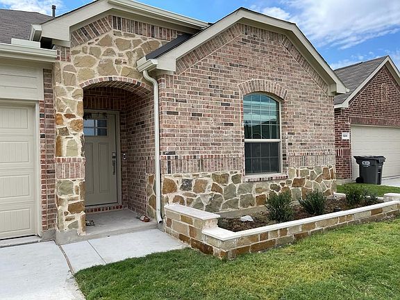 2nd image of 1204 Mimosa Ln