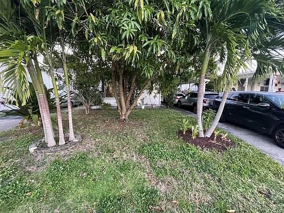3rd image of 5580 SW 32nd Terrace