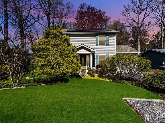 5th image of 90 Bear Brook Rd